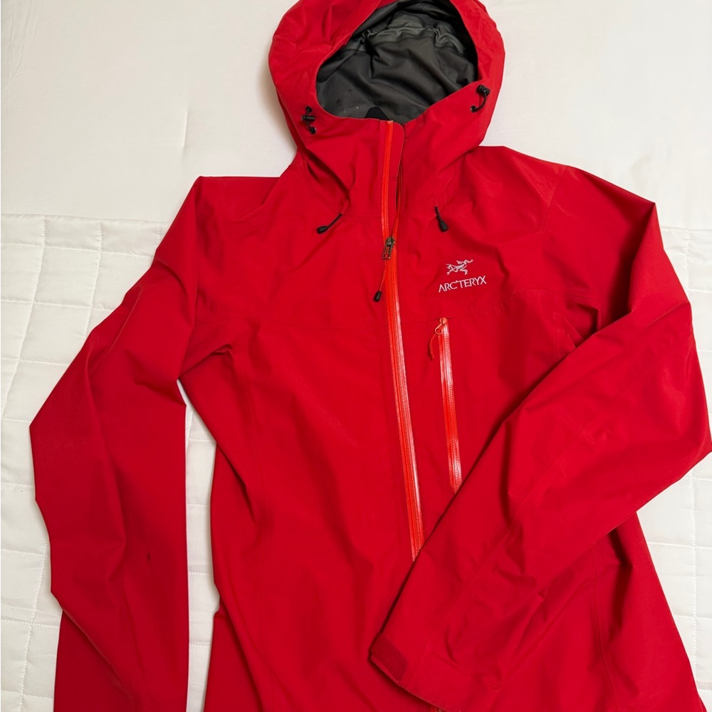 Arc'teryx Women's Fully Taped light shell